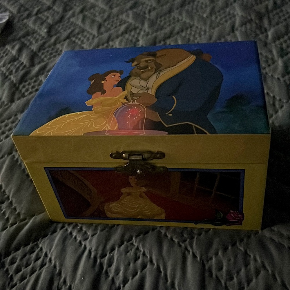 Beauty and the best vintage music box